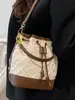 Bolsa de Ombro Única Tendência Outono 2025 Moda de Nicho Cor Retro Patchwork Colorido Bolsa Pequena Casual Feminina Bolsa de Palha Tecida