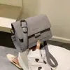 Bolsa Pequeña para Mujer 2025 Otoño Nuevo Estilo Coreano Bolsa Cuadrada Pequeña Correa Ancha para el Hombro Moda Versátil Bolso de Hombro Único Cruzado Tendencia Venta al por Mayor