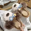 Zapatillas de algodón para cachorros con gafas de estilo casual, nuevo modelo de invierno 2026, cálidas y acogedoras, zapatillas de algodón versátiles y lindas para mujer