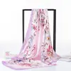 Lenço Quadrado Versátil Feminino de Primavera e Outono, Lenço de Seda Cetim Estampado com Padrão de Flores Rosas, Lenço de Cabeça para Proteção Solar em Viagens