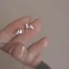 Borboleta Voando Perto da Orelha~Prata Esterlina S925 Banhada a Ouro 18K Borboleta Fada Zircônia Elegante Francesa Acessível Luxo Exquisite Mini Brincos