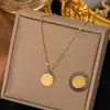 Colgante Sencillo Fuxi de Doble Cara Acero Titanio Oro 18K Collar para Mujer Diseño Nicho Inmarcesible Cadena Clavicular de Alta Gama