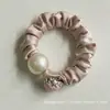 Elástico de Cabelo Plissado de Cetim Doce de Morango Estilo Coreano Sem Costura com Alta Elasticidade e Design Elegante Acessório de Cabelo