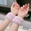 Pulseira de lavagem facial de pelúcia, manga à prova de umidade, artefato de flanela, absorvente, pulso, à prova de respingos, faixa de cabelo, traje de faixa de cabelo