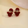 Pendientes Ancola Corazón Rojo con Lazo para Otoño e Invierno, Realzan el Cutis y Hacen que el Rostro Parezca Más Pequeño, Lujo Ligero con un Toque de Alta Gama, Pendientes de Estilo Año Nuevo