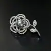 Broche de camélia oco todo em diamantes para mulheres, pin de lapela de luxo de alta qualidade, acessório de vestuário, fivela para afinar a cintura, broche decorativo
