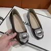 Zapatos de Salón Bajos para Mujer 2026 Estilo Nuevo, Adecuados para Combinar con Faldas, Estilo Suave, Cómodos para los Pies, Zapatos de Noche, Versátiles para el Viaje Diario, Zapatos de Abuela de Cuero Suave