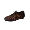 Zapatos de Entrenamiento Alemanes Ocultos para Aumentar la Altura para Mujer 2026 Otoño Nuevos Versátiles con Suela Gruesa Moda Estampado de Leopardo Zapatos Versátiles para Viajar y Uso Casual para Mujer