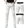 Jeans blancos de alta gama italianos rotos para hombre, nuevo estilo primavera 2026, marca de moda, pantalones ajustados skinny con parches