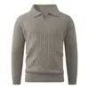Comércio exterior atacadista outono e inverno novo tricô masculino, gola virada da moda padrão torcido cor sólida suéter casual masculino