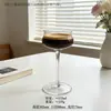 Exquisita Copa de Cóctel de Vidrio Delgado Estilo Japonés con un Vaso Alto, Comúnmente Usada en Bares, con un Diseño Único en Forma de Mariposa Copa de Champaña