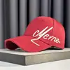 Gorra de Nuevo Estilo para Mujeres con Gran Circunferencia de Cabeza, Gorra de Béisbol Bordada con Ala Ancha, Protección Solar, Adelgazante de Rostro, Marca de Moda, Gorra de Pico de Pato con Visera Rígida para Hombres