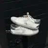 Zapatillas blancas versátiles estilo coreano con efecto desgastado para mujer, en stock, modelo nuevo, piel genuina, con bloques de color, con cordones, con plataforma interior para aumentar altura, zapatillas deportivas casuales