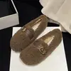 Zapatos pequeños de peluche blancos para mujer, nuevos mocasines slip-on 2026, zapatos de algodón de felpa corta supersuaves para mujeres embarazadas, populares en línea