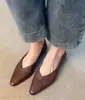 Sapatos femininos de verão novos e da moda com bico fino, sapatos femininos slip-on estilosos estilo coreano, sapatos casuais baixos para trabalho e escritório