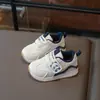 Nuevos Zapatos Deportivos Infantiles Otoño 2026 0-14 Años Cómodos Casuales Deportivos Suela Suave Superficie de Cuero Niños y Niñas Zapatos Forrest Gump