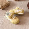 Zapatillas infantiles de moda estilo coreano, nuevo modelo primavera y otoño 2026, zapatos casuales versátiles de suela blanda para niñas, zapatillas deportivas para bebé para niños