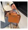 Bolso de Lujo Ligero para Mujer 2025 Nueva Moda Elegante Bolso Cubo Gran Capacidad para el Trabajo y los Viajes Bolso de Mano Bolso Cruzado al Hombro