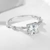 Europa y Estados Unidos comercio exterior transfronterizo mujeres calientes anillo de diamantes S925 plata de ley anillo de circón cuadrado princesa sensación de alta gama lujo ligero ins
