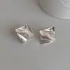 Brincos Quadrados Metálicos Irregulares Torcidos Minimalistas com um Design Único e Exquisito, Joias de Estilo Personalizado