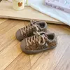 Sapatos Concha Estampa Leopardo Infantil 2026 Outono/Inverno Novos Tênis Esportivos para Meninos Sapatos de Treino Versáteis Leves para Meninas