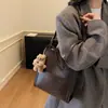 Bolsa Saco Retrô de Grande Capacidade para Mulheres Moda Nova Outono e Inverno Bolsa de Ombro Simples Bolsa Tote para o Dia a Dia