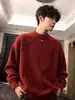 Suéter Rojo de Cuello Redondo para Hombre del Año del Caballo, Diseño Engrosado de Invierno con Sentido de Estructura, Adecuado como Prenda Interior o Top de Punto Básico