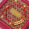Pulseira de Fio Vermelho Tecida à Mão com Moedas dos Cinco Imperadores em Ouro Areia, Feita à Mão com Nó Diamante, Novo Estilo Chinês Tendência Nacional Fio Tecido à Mão