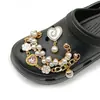 Zuecos de estilo lujoso transfronterizos, con pedrería brillante, adornos de flor de perla y cadena en forma de corazón, accesorios de hebilla de metal desmontables para zapatos