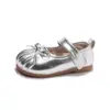 Otoño 2026 Nuevos Zapatos de Princesa con Lazo para Niñas Zapatos Individuales Plateados para Bebés Zapatos para Niños Pequeños con Suela Suave Zapatos de Cuero para Niños