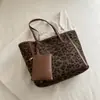Bolso tote estampado de leopardo, gran capacidad, juego de dos piezas, bolso de hombro casual de lona, adecuado para estudiantes, ir al trabajo y ir de compras