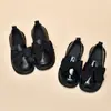 Sapatos de Menina Sola Macia Sapatos de Couro Pequenos 2024 Primavera e Outono Novos Faculdade Laço Princesa Sapatos Solteiros Mocassins de Verniz Preto