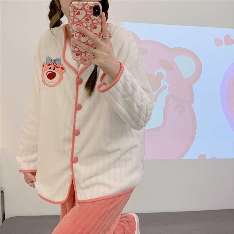 R062#蝶结草莓熊 开衫绒 (4).jpg