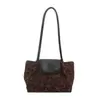Bolsa tote leve de nylon estilo coreano para mulheres, nova coleção 2026, grande capacidade, versátil para o dia a dia, design minimalista, bolsa de ombro de alta qualidade