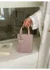 Bolsas de Design de Nicho para Mulheres 2026 Nova Bolsa Transversal Versátil de Verão Super Venda Rápida Bolsa Quadrada Pequena para o Dia a Dia