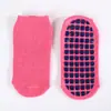 Calcetines Cortos Antideslizantes Personalizados con Jacquard de Logo y Puntos Antideslizantes, Calcetines para Niños con Puntos Antideslizantes para Ventas Transfronterizas