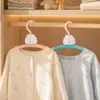 Cabide para roupas infantis de boneca nuvem branca, antiderrapante e sem marcas, para bebês e crianças pequenas, cabide para uso doméstico