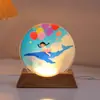 Nuevos Adornos de Cristal Luminosos de Planeta Espacial Tallados Internamente en Estéreo Coloridos para Niños, Lámpara de Noche Personalizable para Mesita de Noche