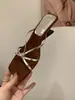 Primer encuentro: Sandalias Doradas de Tacón Grueso Estilo Francés de Nicho con Tira Fina, Zapatos de Hada, Nuevos Tacones Altos de Verano 2025 para Combinar con Faldas