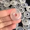 Qinpei Atacado Pingente de Paz de Ágata Branca Natural Finamente Esculpido, Pulseira de Boa Sorte e Energia Positiva Joias Acessórios DIY