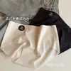 Bragas de mujer de otoño e invierno francesas 7A antibacterianas en la entrepierna cómodas no sofocantes hipoalergénicas color liso simple alta elasticidad cintura media