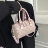 Bolsa Boston acolchoada de alta qualidade para mulheres 2026 novo estilo bolsa de mão texturizada bolsa feminina versátil elegante bolsa de ombro único transversal