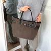 Bolsa Tote Estilo Novo Bolsa de Ombro Único Moda Casual Simples Transfronteiriça Estilo Europeu e Americano Bolsa de Mão Feminina Outono e Inverno Grande Capacidade Versátil
