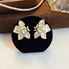 Pendientes de Metal con Forma de Corazón y Flor de Circonita Estilo Francés Super Hada con Acabado de Alta Gama, Diseño de Nicho Versátil, Pendientes Elegantes de Lujo Ligero