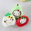 Muñeca de Peluche Broche de Fruta de Dibujos Animados Kt Billetera Llavero Chirriante Colgante Pasador Diadema Accesorios para Equipaje