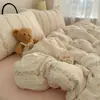 Conjunto de Quatro Peças de Gaze Dupla Nível Bebê e Materno Tipo Nuvem Classe A, Roupa de Cama Individual para Dormitório em Gaze de Algodão, Amigável à Pele e Adequado para Todas as Estações, Conjunto de Roupa de Cama de 4 Peças