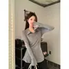 Camiseta Blanca de Manga Larga con Cuello en V para Mujer, Ropa Exterior Primavera/Otoño 2026 Nuevo Estilo Capa Base Top Interior Holgado para Personas Bajas