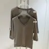 Camiseta Feminina Super Legal de Verão Gelo Triturado Cinza/Verde Maçã/Marrom Elegante com Decote V e Manga Média