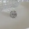 Brincos Vazados de Flor de Nicho Prateados para Mulheres, Brincos de Outono e Inverno, Brincos e Anéis Versáteis e Atmosféricos