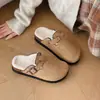 Pantuflas de algodón para mujer invierno nueva llegada más terciopelo Birkenstock pantuflas de algodón para exteriores suela gruesa antideslizante punta cerrada zapatos de algodón para mujer suela suave zapatos perezosos